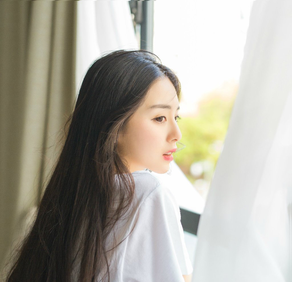 朋友之间很少谈论未来，但是未来他们往往还在一起；恋人之间总是在谈论未来，但往往没有未来。